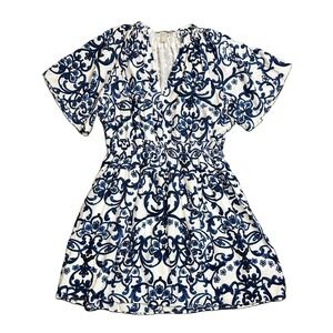 H&M Women's LARGE Blue & White Smocked Floral V Neck Flutter Sleeve Boho Dress